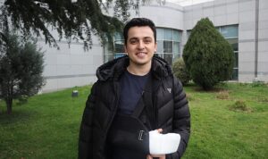 10-saatlik-bir-ameliyatla-ayak-parmagi-eline-nakledildi-pQg7az2G.jpg