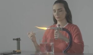 akfen-holdingin-8-mart-dunya-kadinlar-gunu-icin-hayata-gecirdigi-gorundugu-gibi-degil-filmi-ugLlhHMu.jpg