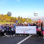 allianz-turkiye-gonulluleri-istanbul-maratonunda-iyilik-pesinde-kostu.jpg