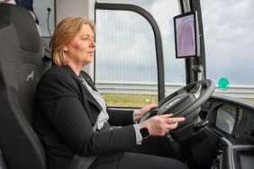 almanya-federal-calisma-ve-sosyal-isler-bakani-man-turkiyenin-ankara-tesisini-ziyaret-edip-ecoach-ile-test-surusu-yapti.jpg