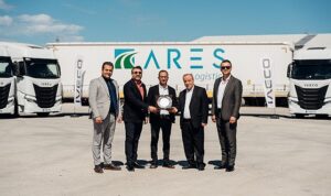 ares-logistics-50-adetlik-iveco-s-way-siparisinin-11-adetini-teslim-aldi-R51Mj6RV.jpg