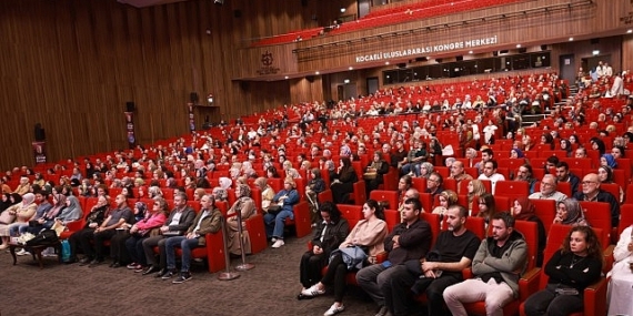 Aydemir, insanın anlam arayışını “ünsiyet” kavramıyla anlattı; “Hepimiz ünsiyet ihtiyacı içerisindeyiz”