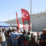 baskan-cercioglu-kusadasinda-yasayan-vatandaslari-ata-tohumlarindan-uretilen-fideler-ile-bulusturdu.jpg