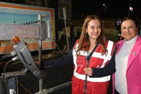 Başkan Vekili Büşra Özdemir’den gece mesaisindeki asfalt ekiplerine ziyaret
