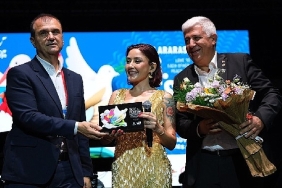 buyukcekmecedeki-melek-mosso-konserinde-izdiham-yasandi.jpg