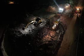 Büyükşehir ekipleri gece gündüz sahada; Başiskele’de selin izleri siliniyor