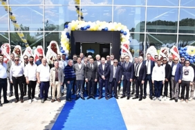 demireller-traktor-new-holland-3s-plaza-izmir-torbalida-acildi.jpg