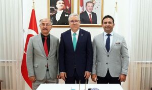 egeli-akademisyen-doc-dr-ilgaroglu-ingilterede-farabi-felsefesine-yonelik-arastirmalarda-bulunacak-Me6Eg6K4.jpg