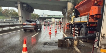 İstanbul'da Sağanak ve Fırtına Etkisini Sürdürüyor