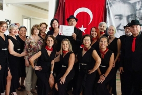 Karşıyaka’da Alzheimer’la yaşam konuşuldu