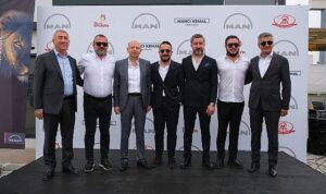 man-turkiyenin-lider-firmalari-volkan-groupa-40-kanarlar-groupa-da-25-adet-arac-teslimati-6tZEA2I7.jpg