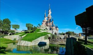 masallar-diyari-disneylandi-kesfetmek-icin-acele-et-FEKDHJKr.jpg