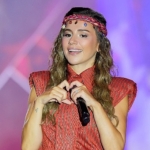 Merve Özbey 52. Uluslararası Arhavi Festivali’nde Sahne Aldı