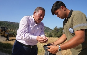 milas-belediyesi-karakilcik-bugday-hasadi-gerceklestirdi.jpg