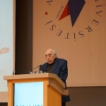 Prof. Dr. Selçuk Erez’den geleceğin hekimlerine tavsiye