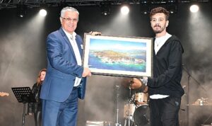 rock-grubu-kolpa-kemerde-konser-verdi-i6TqtKIB.jpg