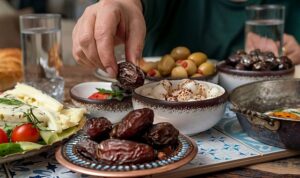 sabri-ulker-vakfindan-saglikli-bir-ramazan-ayi-gecirmek-icin-ipuclari-YpzCnbyN.jpg