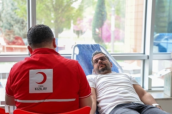 selcuklu-belediyesi-kizilaya-destek-olmayi-surduruyor.jpg