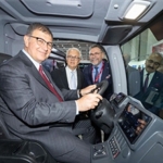 tugay-izmir-enerjide-turkiyenin-baskenti-olma-yolunda-ilerliyor.jpg