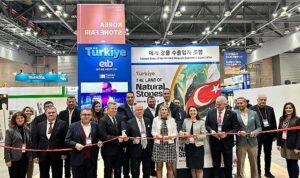 turk-dogal-taslarinin-guney-koredeki-sovu-basladi-GSRf8TmG.jpg