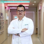 Uzun süre oturuyorsanız dikkat! Sakrum ağrısı günlük yaşamınızı etkileyebilir…