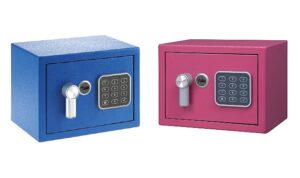 yale-elektronik-mini-kollu-kasa-ile-karavaninizla-daha-guvenli-seyahat-edin-g2OUNedC.jpg