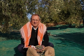 yerin-altinin-degil-ustunun-daha-kiymetli-olduguna-inaniyorum-diyen-baskan-mesut-ergin-zeytinyagi-ayvalikin-vazgecilmez-bir-kulturudur.jpg